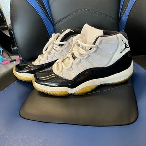 Nike Air Jordan 11 Retro Concord size 8